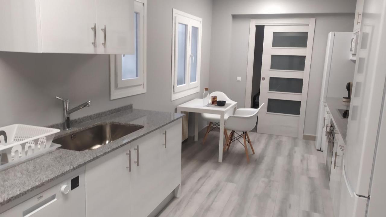 Mirrooms Oviedo Kültér fotó